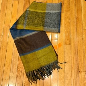 NWT plaid scarf